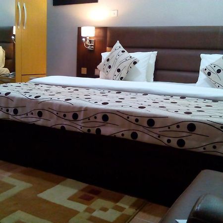 Downtown Royal Hotel Ikeja Eksteriør billede