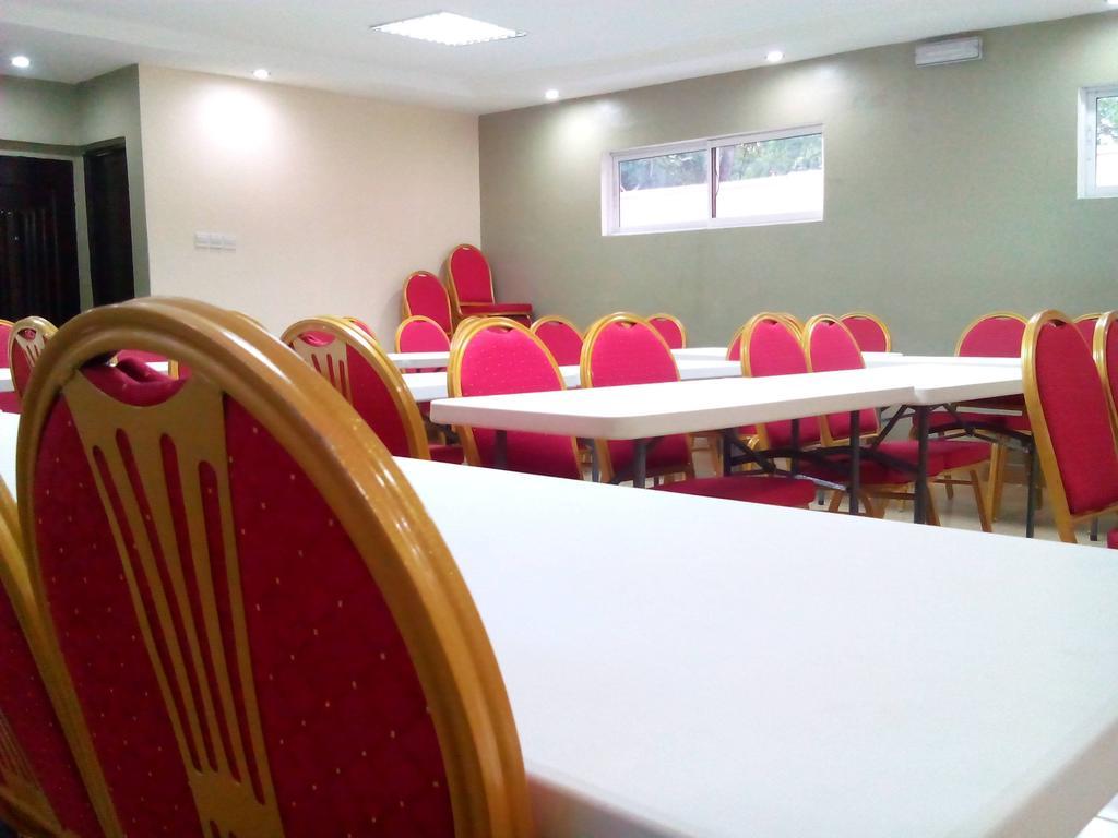 Downtown Royal Hotel Ikeja Eksteriør billede