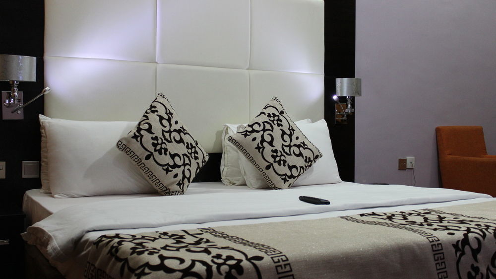 Downtown Royal Hotel Ikeja Eksteriør billede