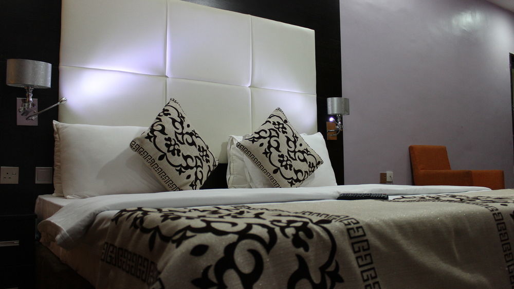 Downtown Royal Hotel Ikeja Eksteriør billede