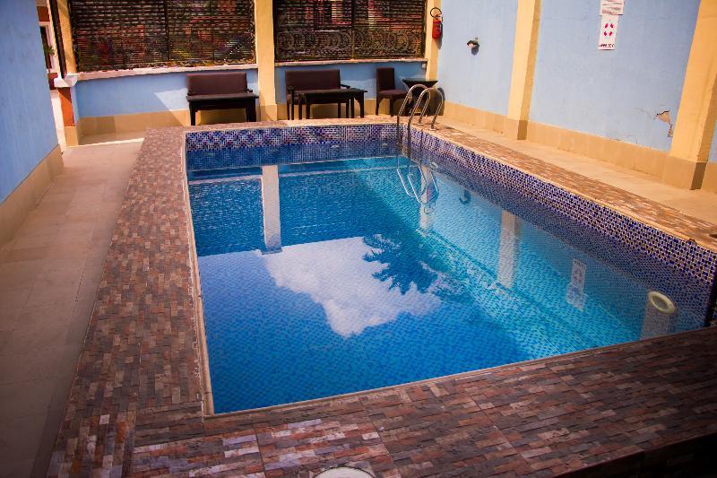 Downtown Royal Hotel Ikeja Eksteriør billede