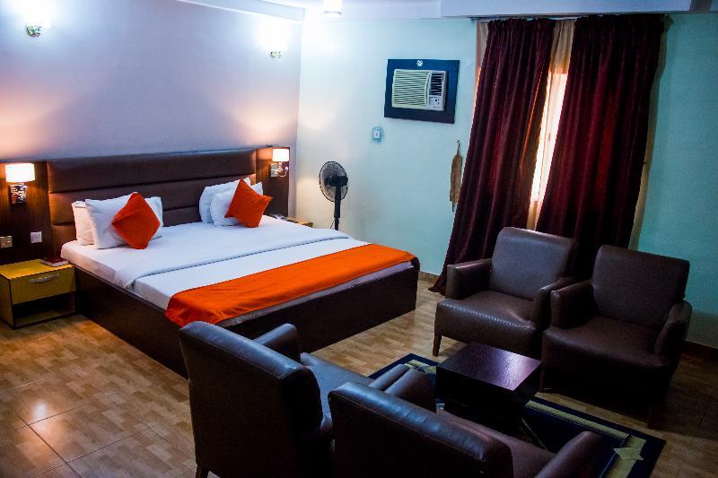 Downtown Royal Hotel Ikeja Eksteriør billede