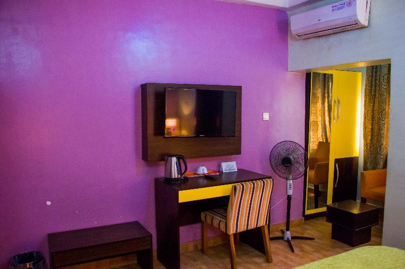 Downtown Royal Hotel Ikeja Eksteriør billede