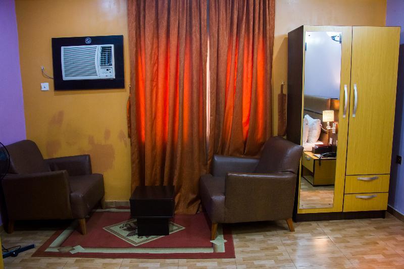 Downtown Royal Hotel Ikeja Eksteriør billede